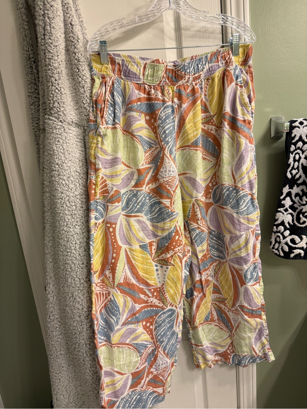 C&C California Pastel Multi Leaf-Print Elastic-Waist Pants